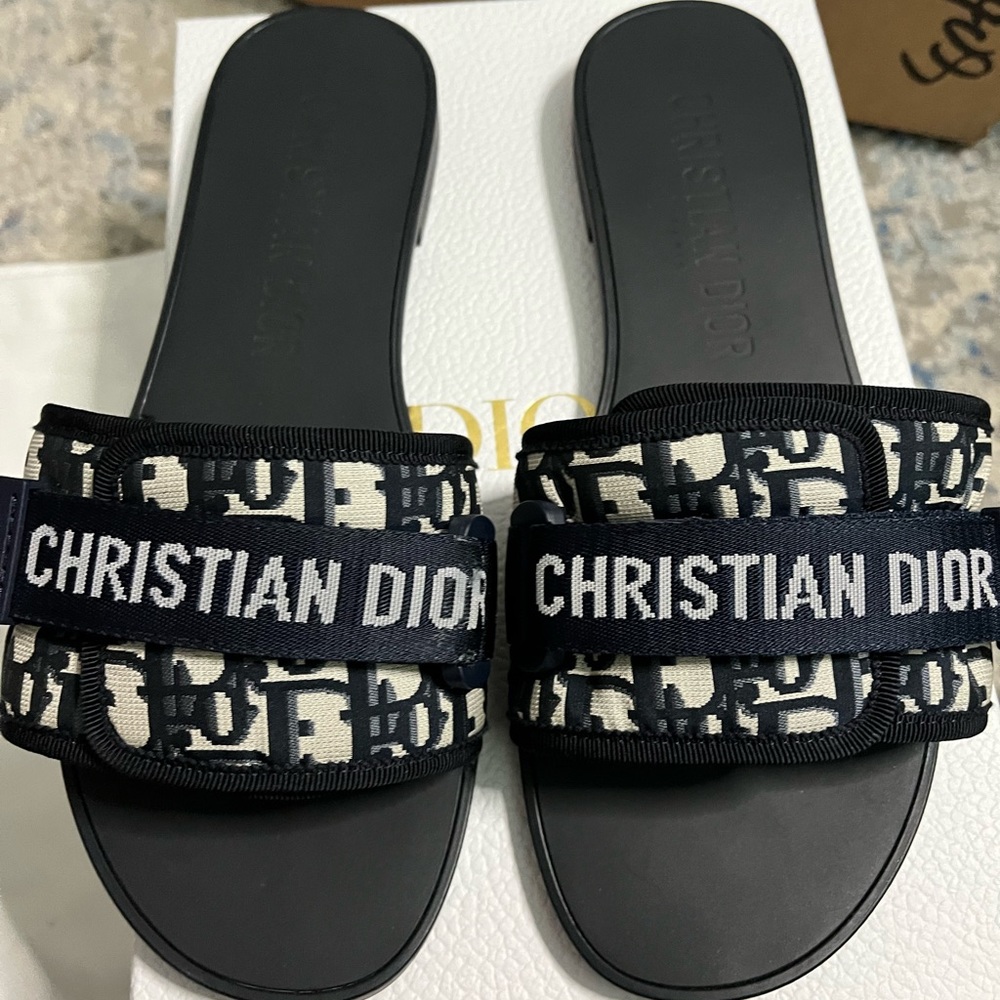 Dior slides